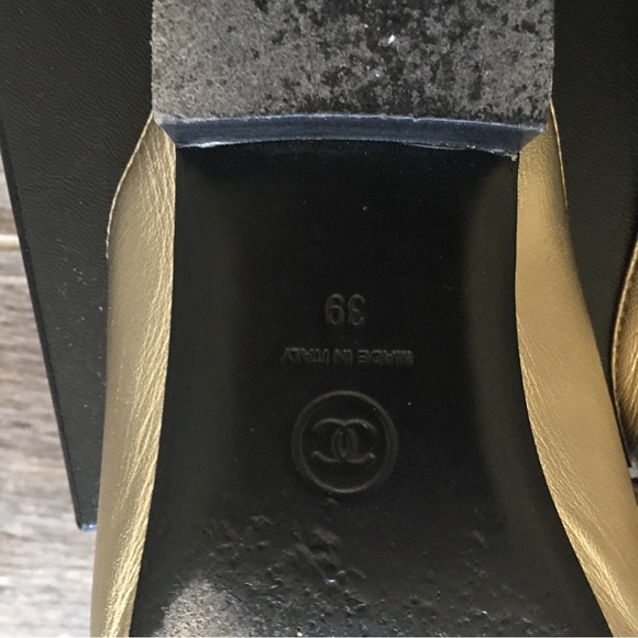 CHANEL gold metallic mule. Size 39. - Picture 7 of 16